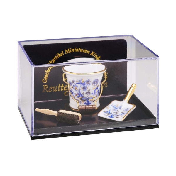 Picture of Cleaning Set with Bucket, Brush and Shovel - Blue Onion Gold Design