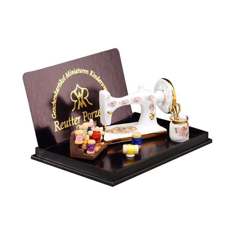 Onlineshop der Reutter Miniaturen GmbH.Porcelain Sewing Machine