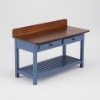 Bild von  Blauer, großer Arbeitstisch aus Holz - leer