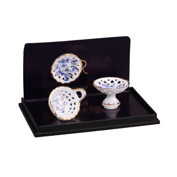 Picture of Porcelain bowls set of 3 - Blue Onion Gold Design