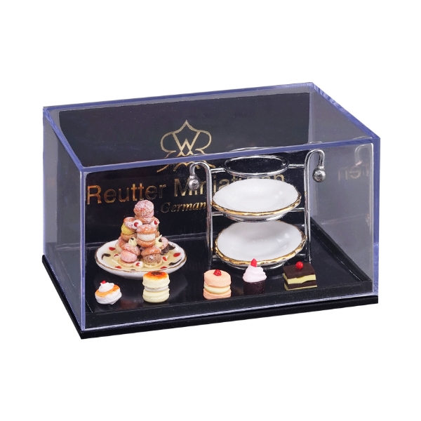 Bild von "Teatime" - Kuchen Etagere aus Metall mit Macarons