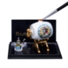Bild von Bayrisches Bierfaß auf goldenem Bock mit Krug