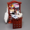 Bild von Näh- und Bügelschrank  mit Spiegel - dekoriert