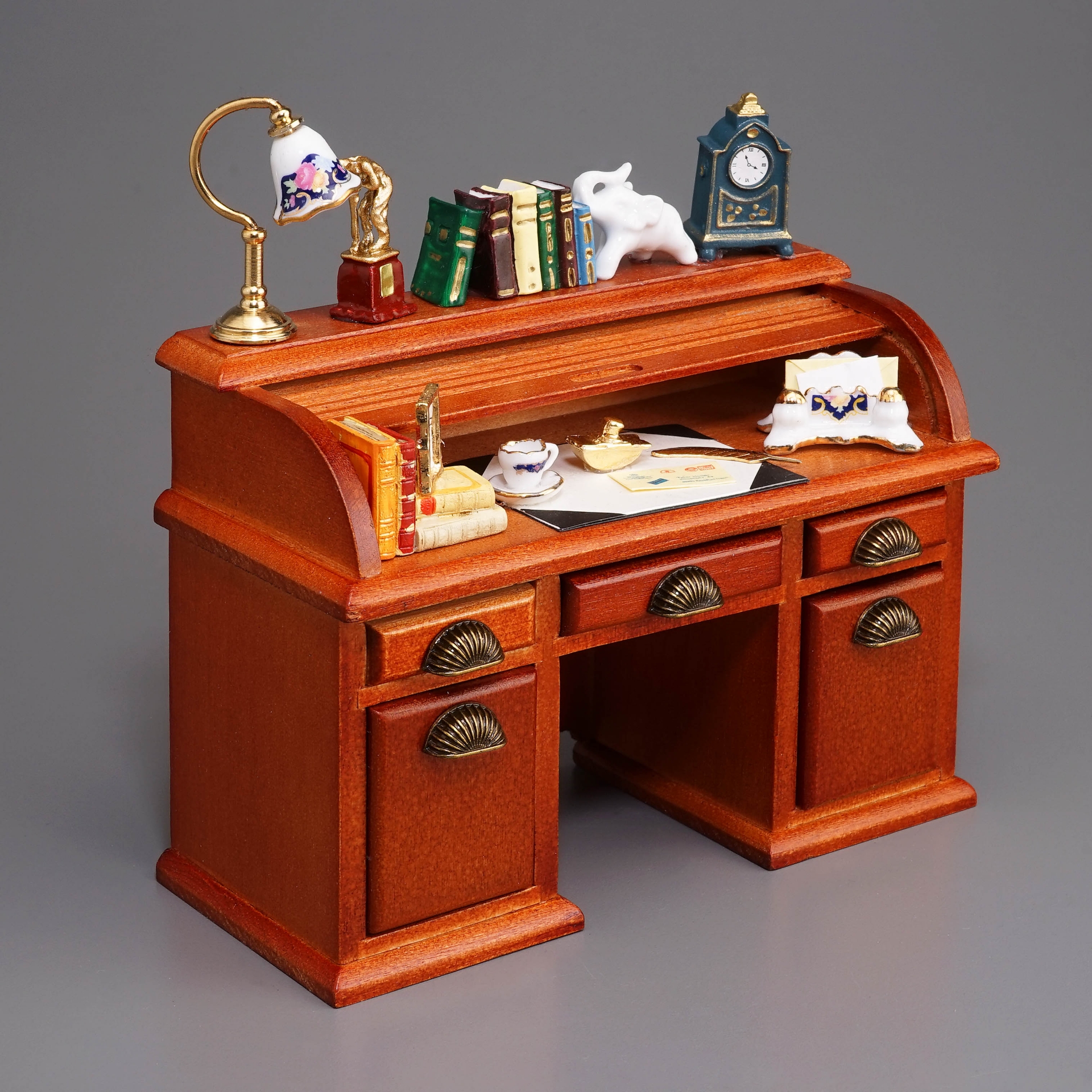 Onlineshop der Reutter Miniaturen GmbH.Writing Desk decorated with ...