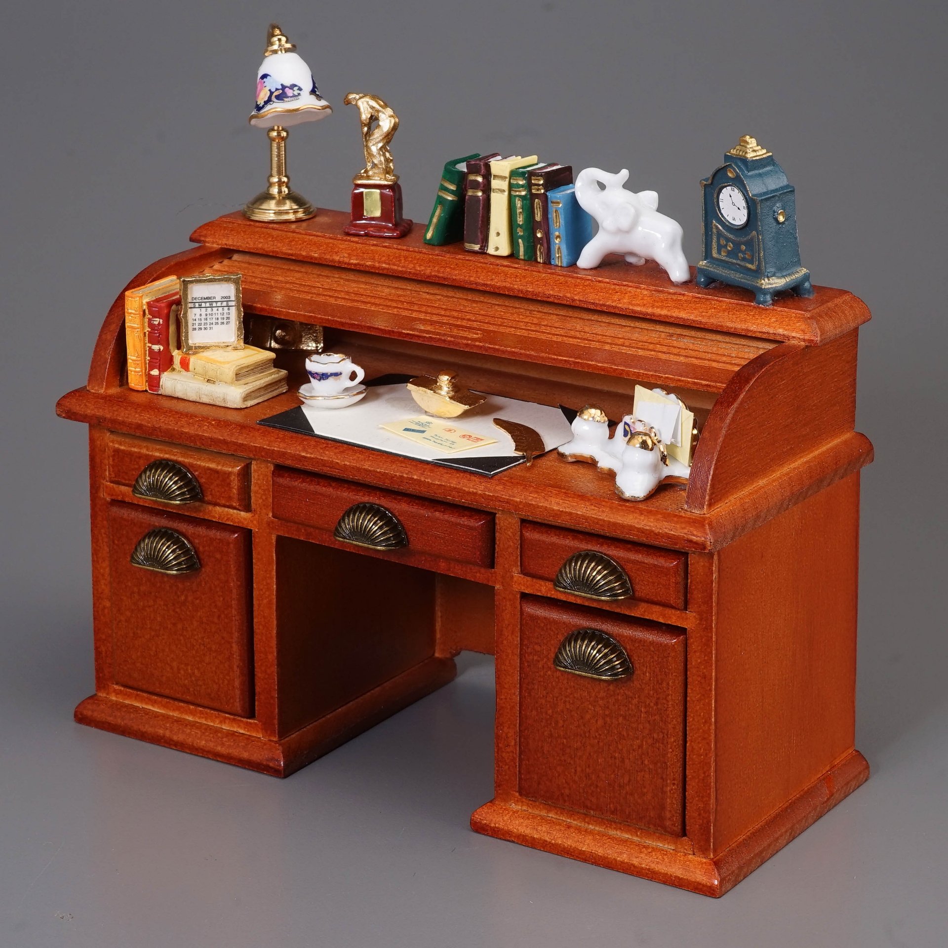 Onlineshop der Reutter Miniaturen GmbH.Writing Desk decorated with ...