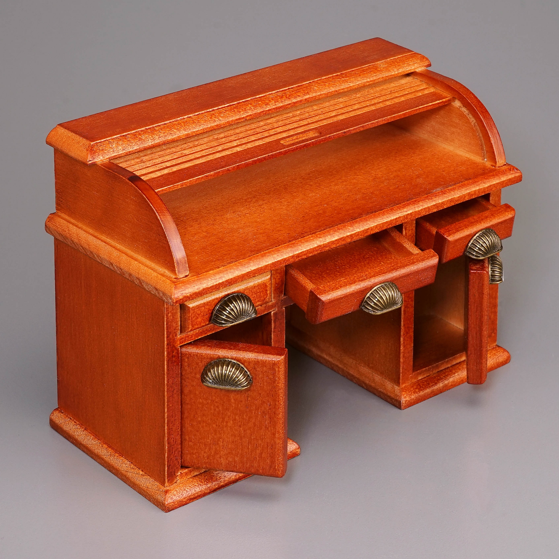 Onlineshop der Reutter Miniaturen GmbH.Writing Desk wooden with drawers
